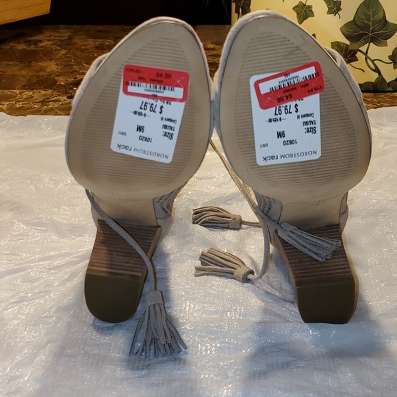 Marc Fisher Booties Size 9 - Picture 5 of 9